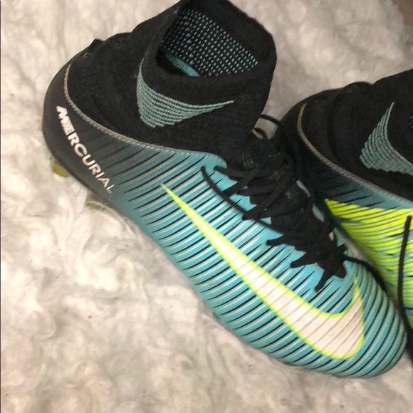 Nike mercurial soccer cleats - Picture 2 of 4